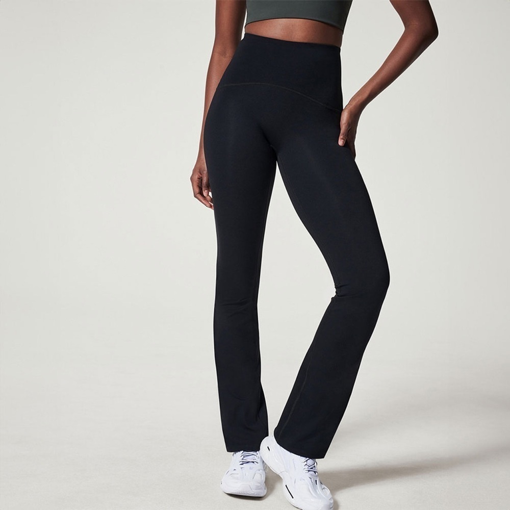 new Spanx Booty Boost flare leggings yoga pants in very black